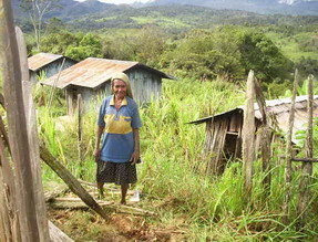 waghete_-mama-di-depan-rumah